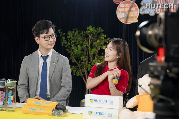 [HUTECH TIKTOK LIVE 2026] Hiểu đúng ngành học về Kinh doanh, Kiến trúc, Sáng tạo trong kỷ nguyên số 17