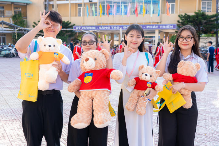 [Ảnh] HUTECH Scholarship Tour 2026 “phủ sóng” học bổng xuyên Việt,  tiếp sức sĩ tử chạm tương lai 158