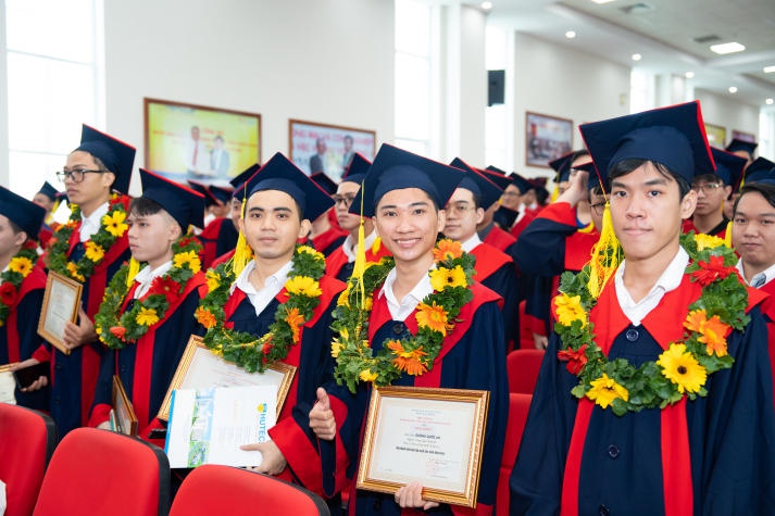 Nhiều cung bậc cảm xúc đáng nhớ tại những ngày cuối của Lễ Trao bằng tốt nghiệp tháng 12/2023 74