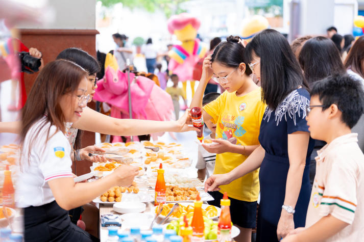 [Video] Ngày hội tuổi thơ HUTECH: Hành trình sắc màu cho những thiên thần nhỏ 91