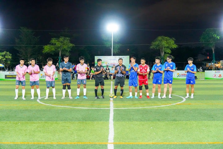 [HUTECH Football Cup 2023] Sôi động lễ khai mạc và các lượt trận Vòng bảng đầu tiên 88