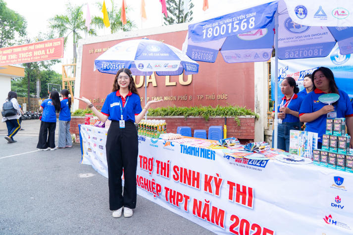 Tuổi trẻ HUTECH tiếp sức mùa thi 2025: Lan tỏa yêu thương, đồng hành cùng sĩ tử 39