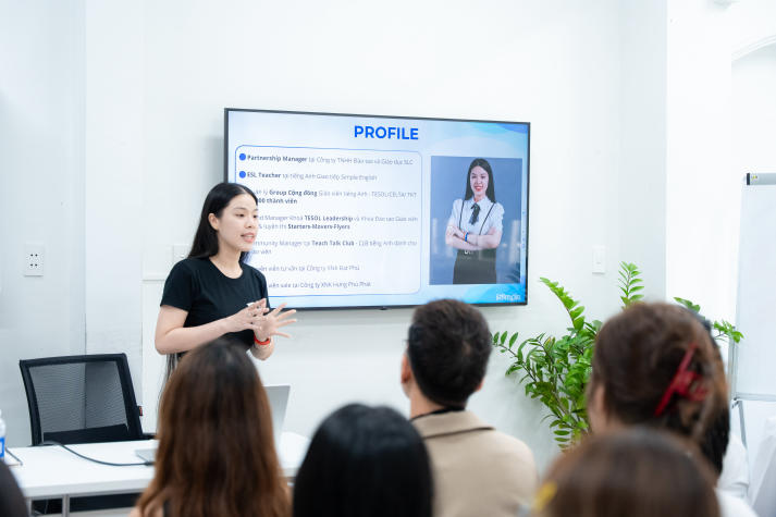 Trải nghiệm tại Simple Edu: Sinh viên Khoa Tiếng Anh hiểu rõ hơn về nghề giảng dạy 32