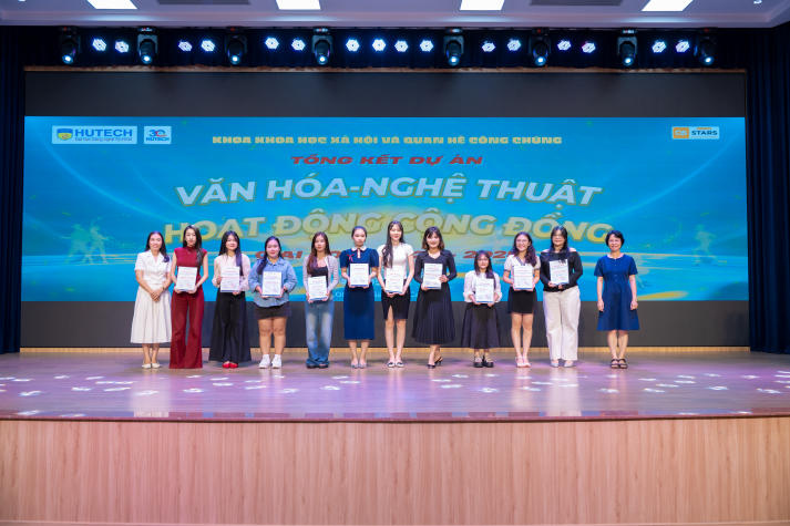 Khoa Khoa học Xã hội và Quan hệ Công chúng tôn vinh loạt dự án ý nghĩa của sinh viên 68