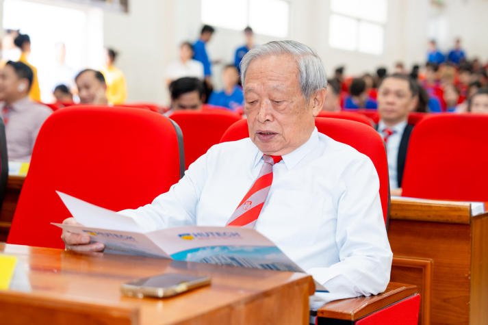 [HUTECH 30 năm] 30 năm HUTECH và hành trình tiếp lửa khát vọng cho thế hệ tương lai 26