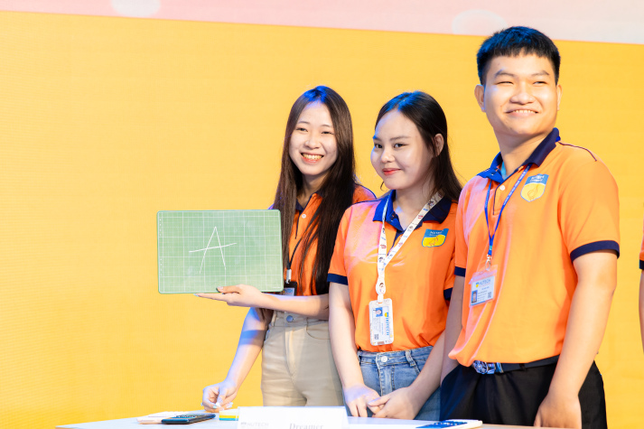 Tranh tài thống kê và kinh tế lượng, sinh viên Khoa Quản trị kinh doanh tìm lời giải kinh doanh 17