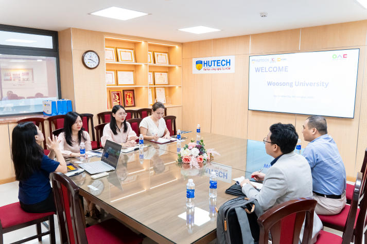HUTECH works with Woosong University to promote academic exchange for faculty and students 39