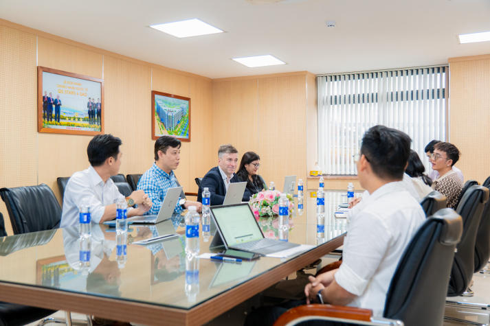 HUTECH thúc đẩy hợp tác chiến lược với National Geographic Learning trong chuyển đổi số giáo dục 52