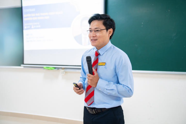 Sinh viên Viện Công nghệ Việt - Nhật tìm hiểu về quyền tác giả trong Nghiên cứu khoa học 15