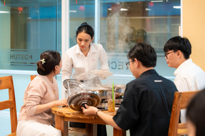 Buffet lẩu 99K đậm vị Tết miền Nam - Đồ án tốt nghiệp “đưa thực khách về nhà” của sinh viên HUTECH 60