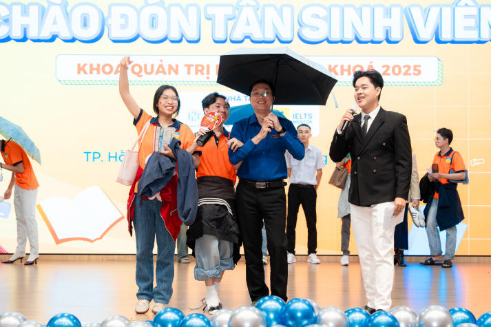 Khoa Quản trị kinh doanh chào đón tân sinh viên khoá 2025: Sẵn sàng hội nhập, vững bước tương lai 153