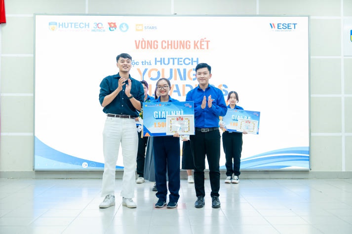 Trần Mỹ Uy - sinh viên Khoa Marketing - Kinh doanh quốc tế giành Quán quân cuộc thi HUTECH Young Leaders 2024 321