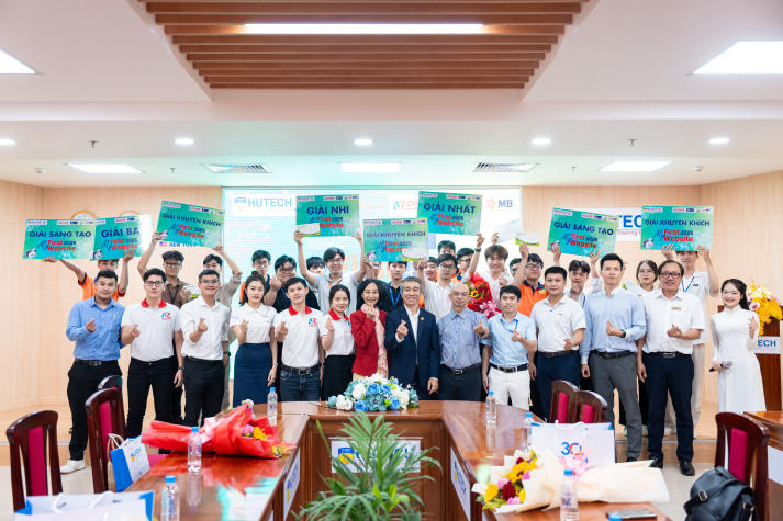 [Video] Chuyện kể bằng website: IT-ers HUTECH truyền cảm hứng tại My First Website 2025 257