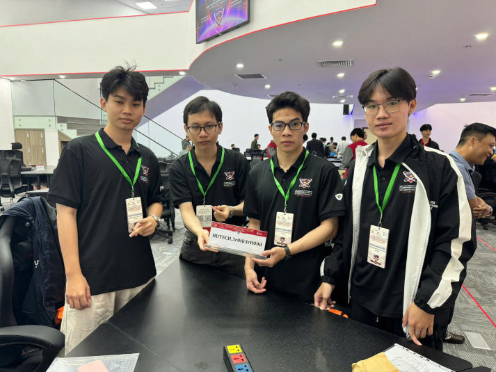 Năng lực - tốc độ - bản lĩnh: Sinh viên Khoa CNTT tỏa sáng tại cuộc thi Sinh viên An ninh mạng 2025 40