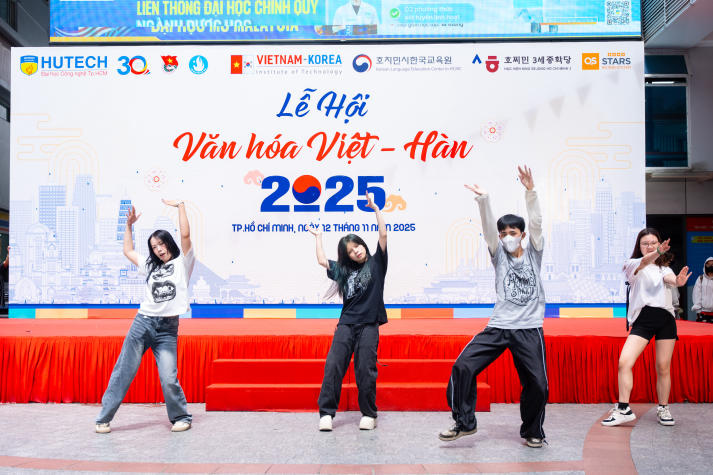 A burst of cultural colors at the Vietnam - Korea Cultural Festival 2025: Connection and integration 81