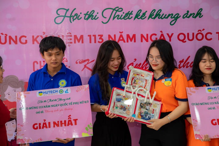 Sinh viên Khoa Thú y - Chăn nuôi thiết kế khung ảnh lưu giữ khoảnh khắc yêu thương nhân ngày Quốc tế Phụ Nữ (8/3) 70