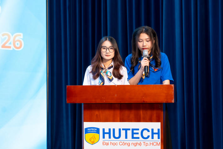 Khoa Dược HUTECH tổng kết phong trào sinh viên và tiếp lửa hành trình năm học mới 31