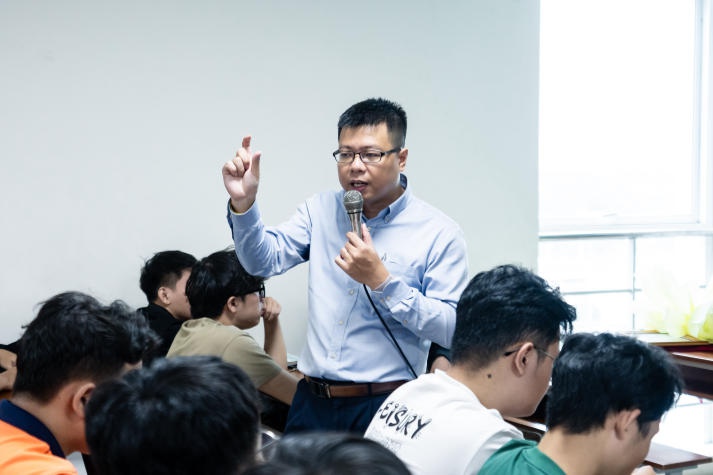 Nâng cao kiến thức về khởi nghiệp và đổi mới sáng tạo cùng sinh viên VJIT tại chuỗi seminar HUTECH Innovatalk 2024 99