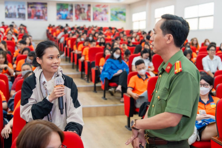 HUTECH Beside You số 05 “bật mí” cho sinh viên những bí quyết bảo vệ bản thân 111