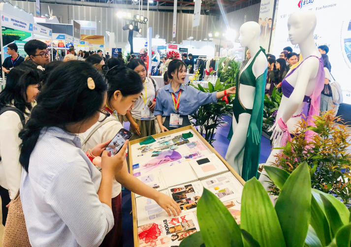 Sinh viên Thiết kế thời trang cập nhật xu hướng dệt may có trách nhiệm từ Tập đoàn B’Lao - Scavi 35