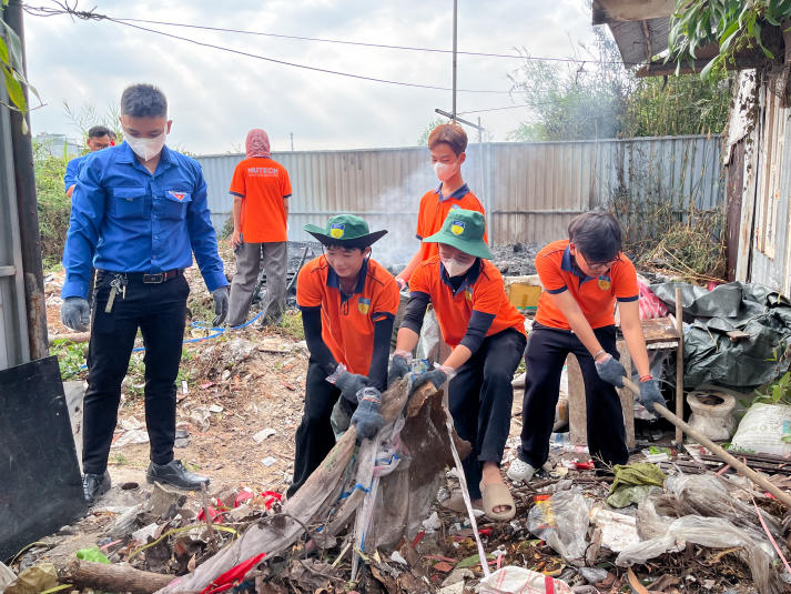 Tháng Thanh niên rực rỡ của sinh viên Khoa Marketing - Kinh doanh quốc tế 69