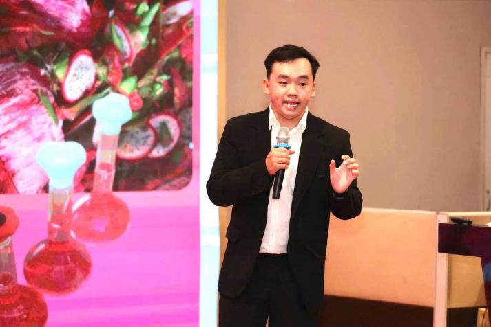 Dung dịch bảo quản nông sản từ vỏ thanh long đưa sinh viên HUTECH giành Giải thưởng Tài năng Lương Văn Can 17