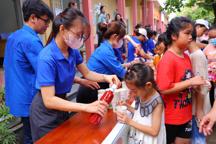 Sinh viên Khoa Thú y - Chăn nuôi tiếp lửa yêu thương tại Ngày hội thiếu nhi phường Long Thạnh Mỹ (TP. Thủ Đức) 70