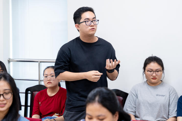 Sinh viên Khoa Dược tiếp cận kỹ thuật phân tích HPLC cùng Viện trưởng Viện Dược Đại học Sigma (Ấn Độ) 30