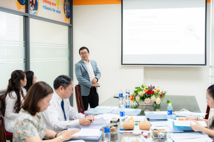 Bức tranh nghiên cứu thực tiễn về quản trị, dịch vụ và thị trường qua buổi bảo vệ luận văn/đề án Thạc sĩ Quản trị kinh doanh 59