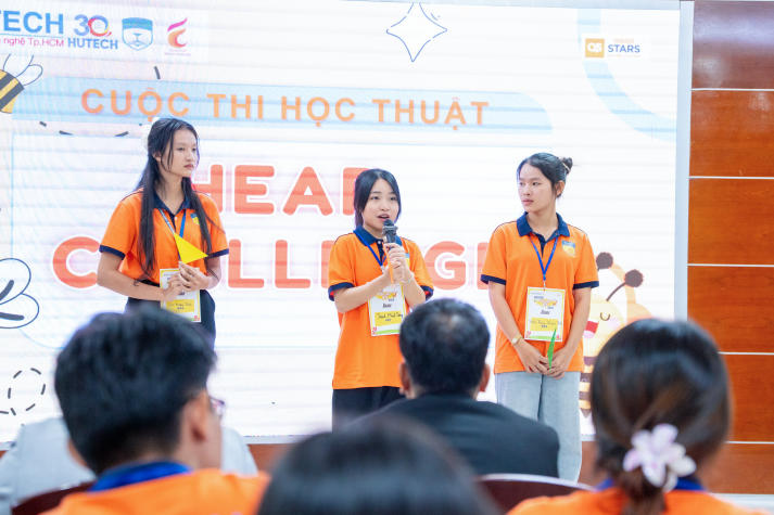 HUTECH Spelling Bee 2025: “Đấu trường từ vựng” của những bản lĩnh trẻ 61