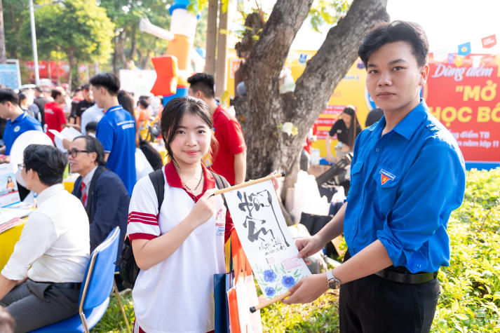 [Video] HUTECH mang đến nhiều thông tin giá trị tại Ngày hội tư vấn tuyển sinh - hướng nghiệp 2026 95