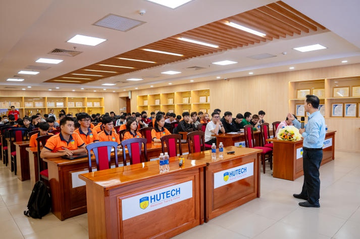 Nâng cao kiến thức về khởi nghiệp và đổi mới sáng tạo cùng sinh viên VJIT tại chuỗi seminar HUTECH Innovatalk 2024 49