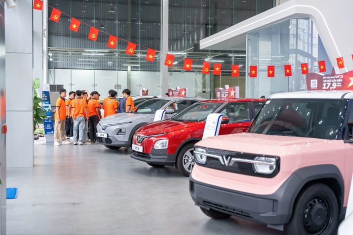 [Hướng nghiệp 2026] Vì sao ngành Công nghệ ô tô điện lên ngôi? 10