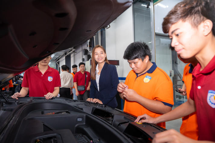 Tham quan thực tế VinFast, sinh viên Viện Kỹ thuật bước gần hơn đến công nghệ giao thông xanh 34