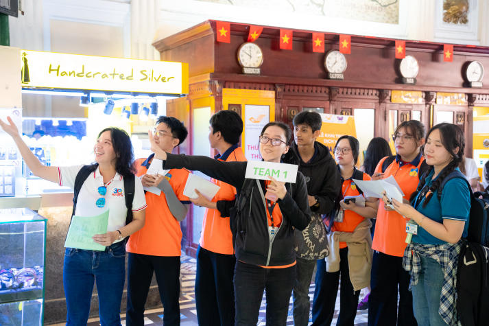 [Ảnh] Sinh viên Khoa Tiếng Anh và hành trình “học trong di sản” giữa lòng thành phố 43