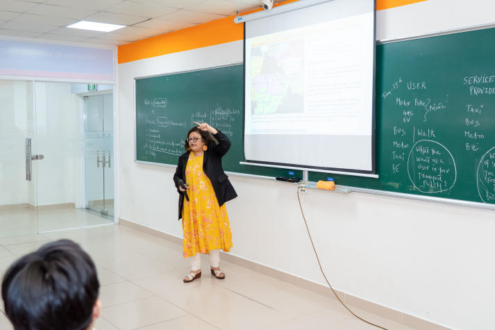 Sinh viên HUTECH mở rộng góc nhìn về giao thông bền vững cùng chuyên gia Ấn Độ 26