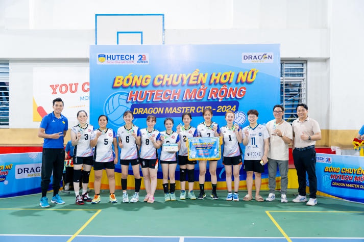 Đội chủ nhà giành ngôi vô địch Giải Bóng chuyền hơi nữ HUTECH mở rộng năm 2024 - Dragon Master Cup 307