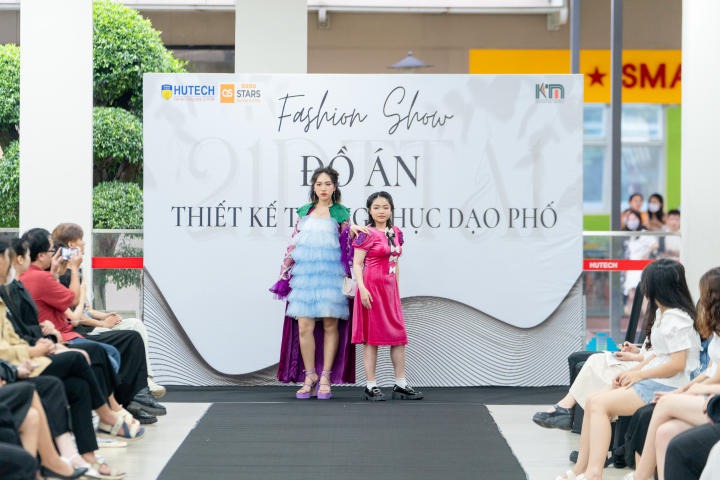 Ngắm 17 bộ sưu tập độc đáo tại show “Trang phục dạo phố” của sinh viên ngành Thiết kế thời trang 70