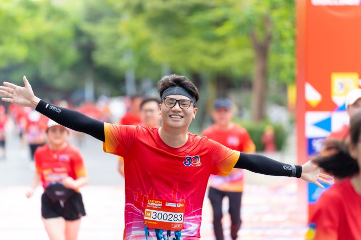 [Video] HUTECH Running Challenge 2025: Nhiều bước chân nhiệt huyết khẳng định một chặng đường vươn xa 90