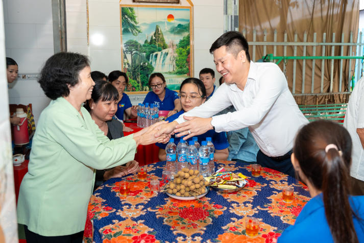 Chiến sĩ Mùa hè xanh HUTECH vun đắp lòng biết ơn, gìn giữ truyền thống dân tộc hướng về Ngày Thương binh - Liệt sĩ 17