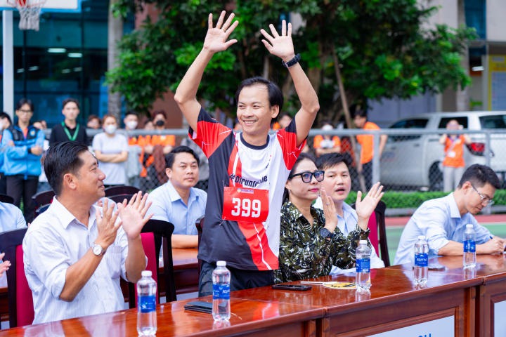 [Giải Thể thao Chào đón Tân sinh viên] Sôi nổi khai mạc và khởi tranh nội dung chạy Việt dã với hơn 1000 vận động viên 55