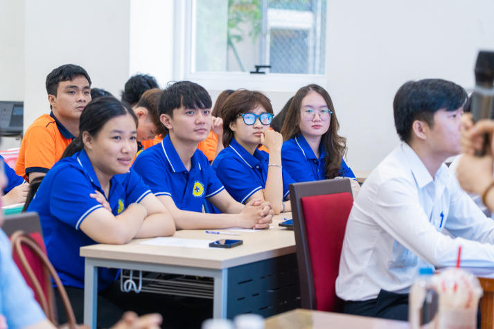 Trang bị kỹ năng phòng chống dịch bệnh, sinh viên Khoa Thú y - Chăn nuôi sẵn sàng đồng hành cùng địa phương 51