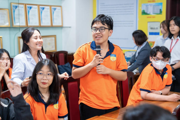 Sinh viên HUTECH nâng cao hiểu biết sức khỏe toàn diện cùng chuyên gia Bệnh viện Da liễu TP.HCM 37