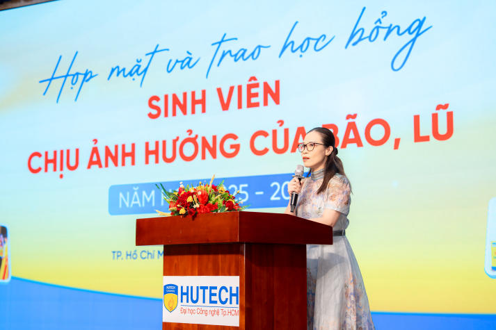 [Video] HUTECH trao 153 suất học bổng trị giá gần 2 tỷ đồng tiếp sức sinh viên sau bão lũ 47