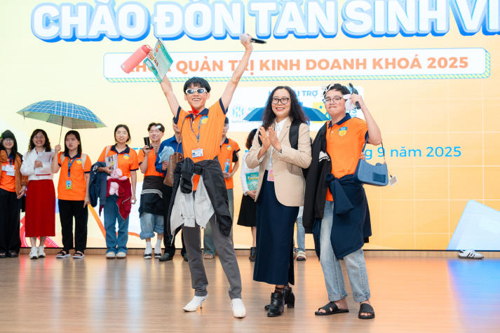 Khoa Quản trị kinh doanh chào đón tân sinh viên khoá 2025: Sẵn sàng hội nhập, vững bước tương lai 168