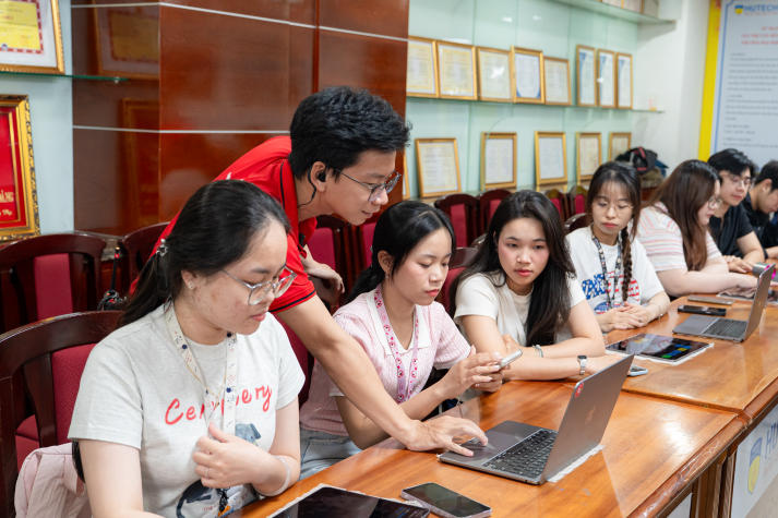 Khai thác AI đúng cách, sinh viên Khoa Marketing - Kinh doanh quốc tế nâng cấp phương pháp học tập 83