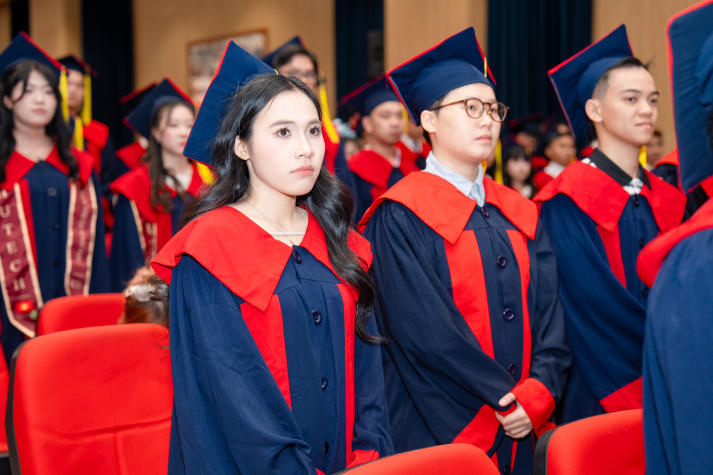 383 tân Cử nhân HUTECH chính thức tốt nghiệp, sẵn sàng chinh phục chặng đường mới 38