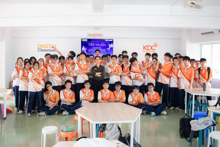 Teen THPT Thủ Đức được tiếp lửa đam mê công nghệ, khám phá sắc màu văn hóa Nhật Bản cùng VJIT HUTECH 96