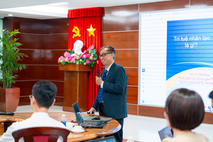 Nhà quản trị HUTECH mở rộng tầm nhìn chiến lược, bàn về giáo dục đại học trong kỷ nguyên AI 101