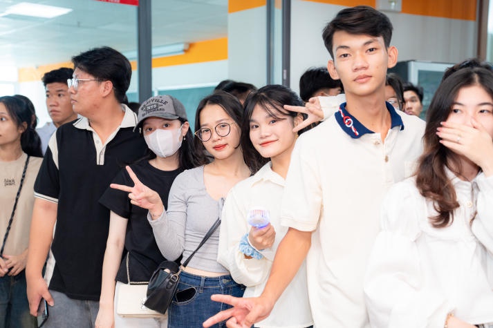 Sẵn sàng trước "giờ G", các sĩ tử 2k6 tự tin hoàn thành tốt kỳ thi tốt nghiệp THPT 97